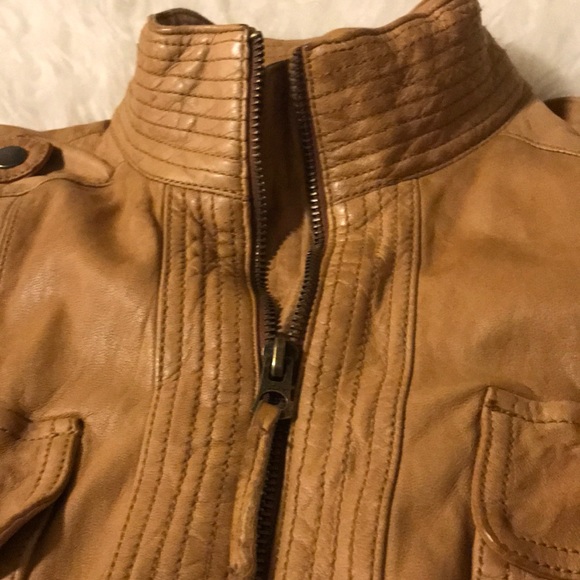 Soft caramel color.Look great any time of year - Picture 3 of 10